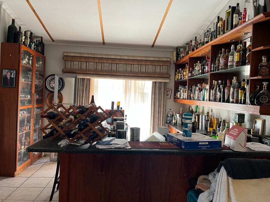 6 Bedroom Property for Sale in Cashan North West